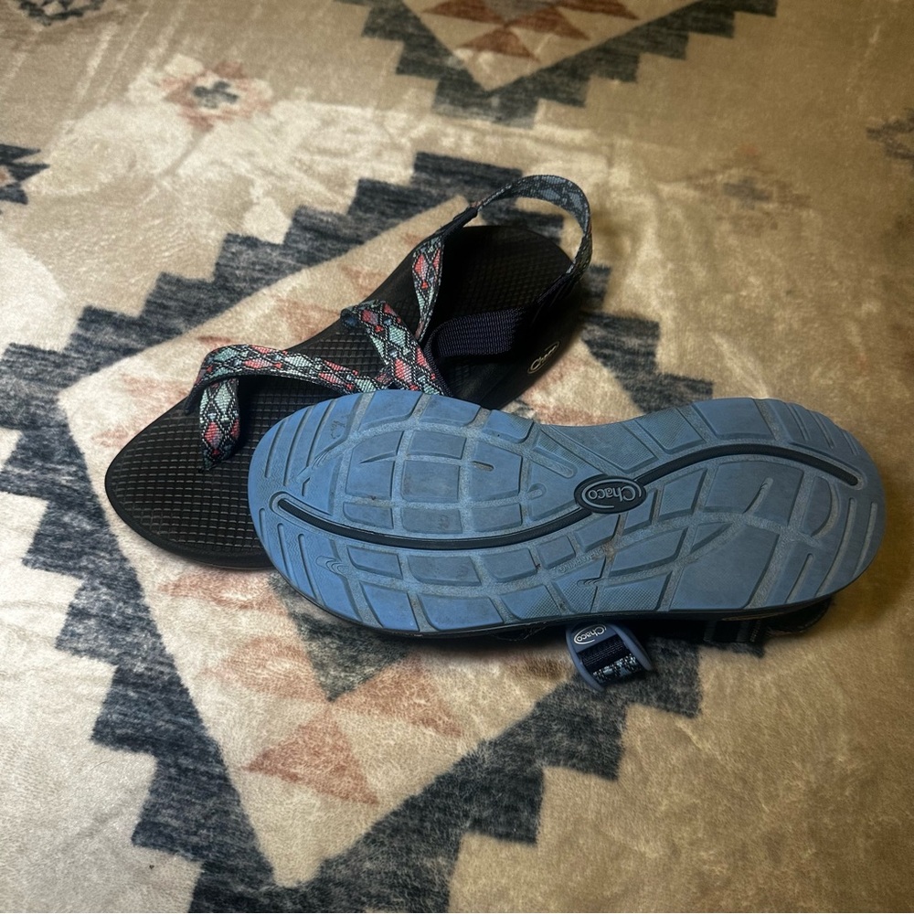 Chaco Cloud Black and Blue Sandals size 9 - Picture 8 of 8